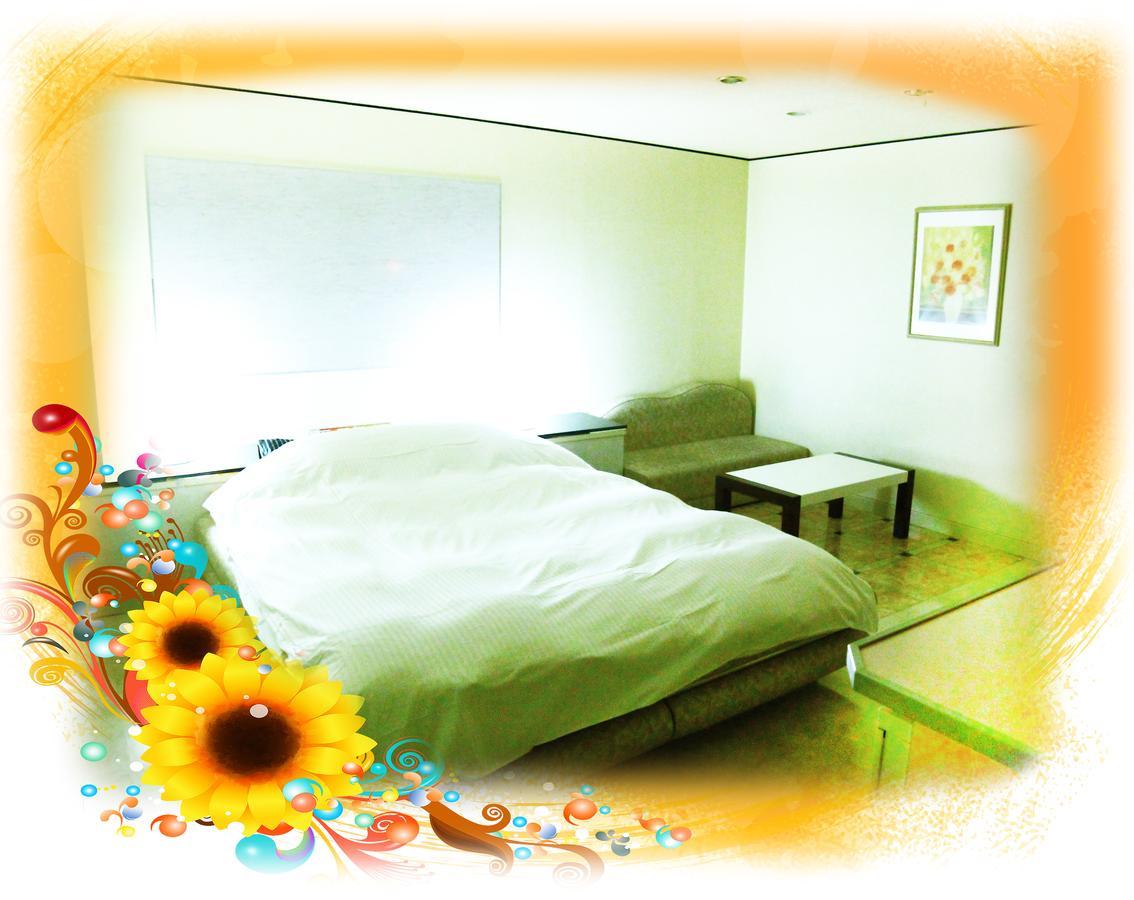 Kyoto Hotel Crown (Adults Only) Exteriör bild