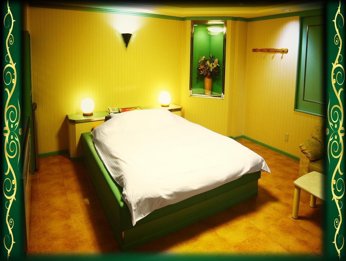 Kyoto Hotel Crown (Adults Only) Exteriör bild